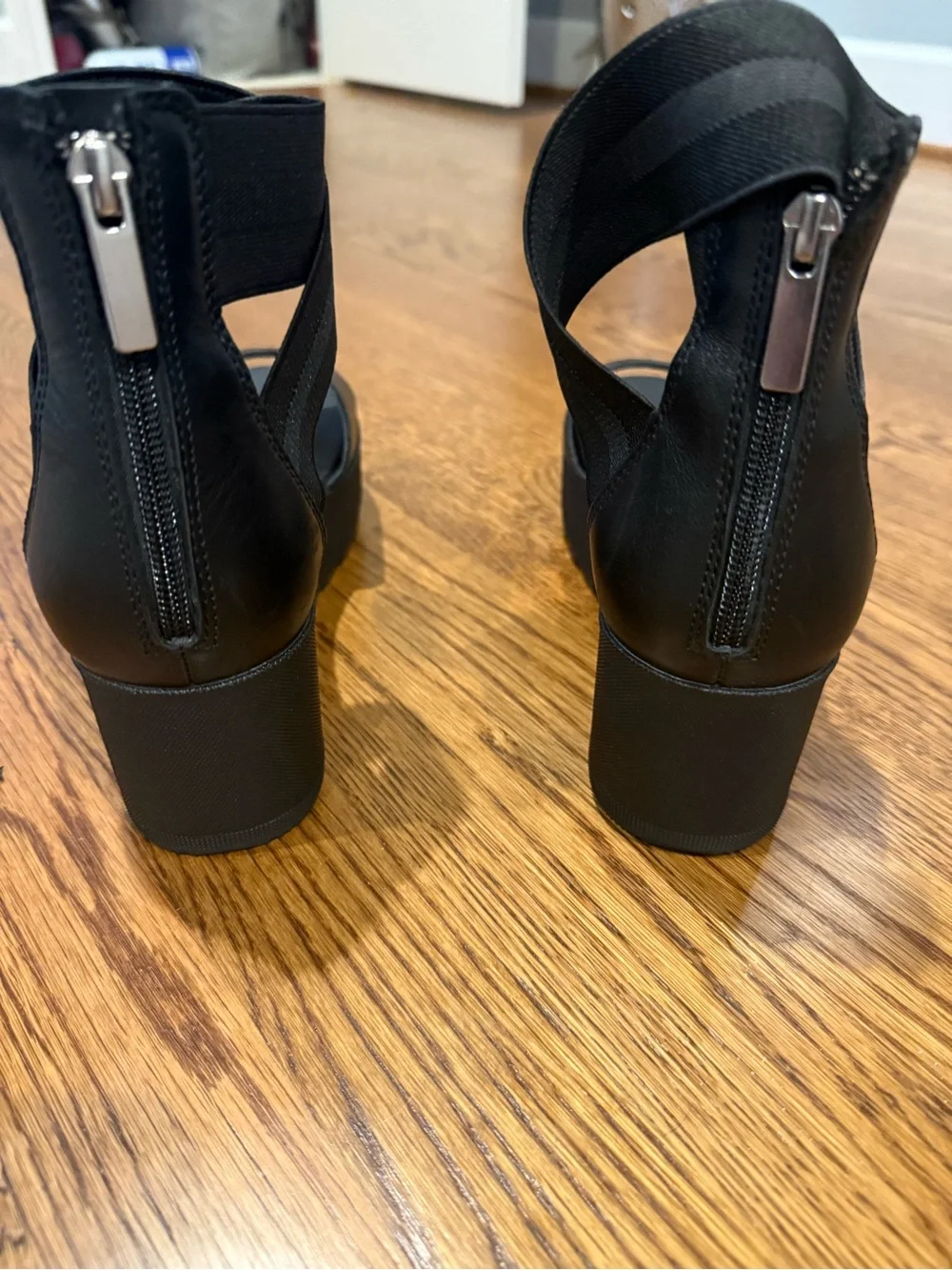 Sorel Women's Black Platform Ankle-Strap Sandal Size 8.5 Worn once